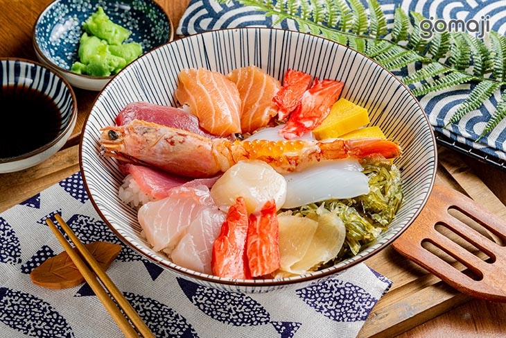 豪華海鮮丼