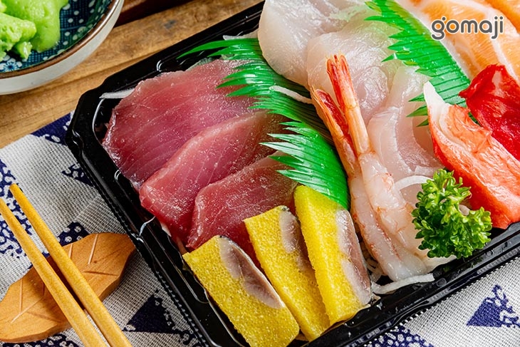 中盒生魚片