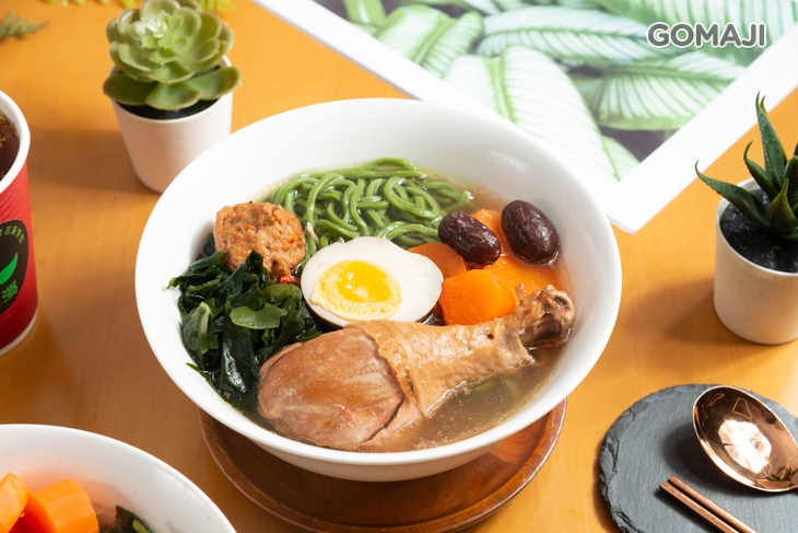 麥芽香雞綠藻拉麵