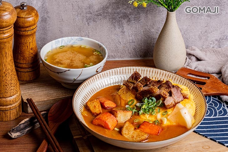 牛肉咖哩＋歐姆蛋＋味噌湯