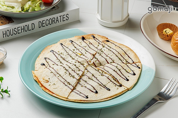 雞肉酪梨番茄墨西哥薄餅