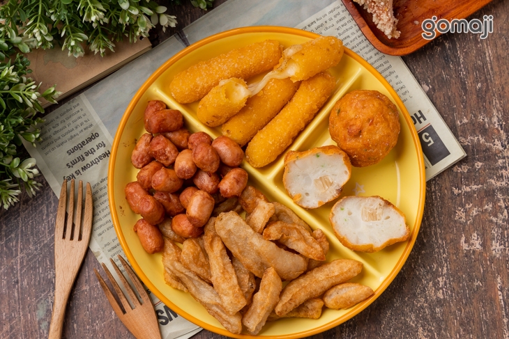 干貝花枝燒、摩左乳酪棒、台灣甜不辣、小肉豆