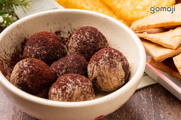 帶皮薄鹽脆薯、香酥黑輪片、酥炸米血糕、黃金薯餅、炸元宵、玉米筍、黑巧球