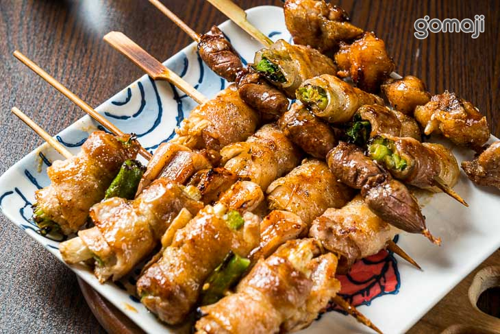 醬燒雞軟骨、醬燒雞屁股、靑蔥豬肉捲、金針豬肉捲、水蓮豬肉捲、烤雞心