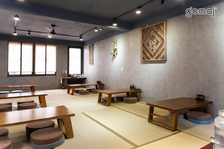 捨茶外人文茶館