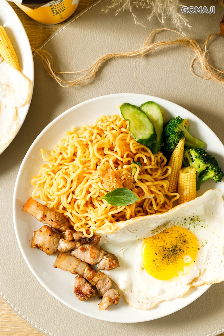 台式鹹豬肉炒泡麵