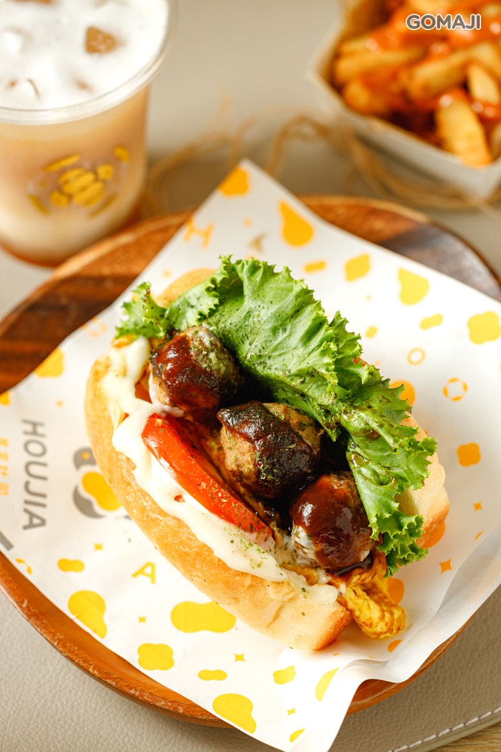 黑白醬牛肉丸吐司堡