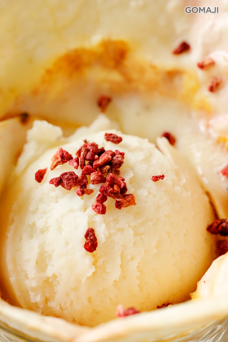 野莓泥芝心蛋烤餅