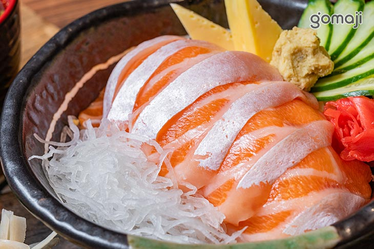 特上鮭魚肚丼