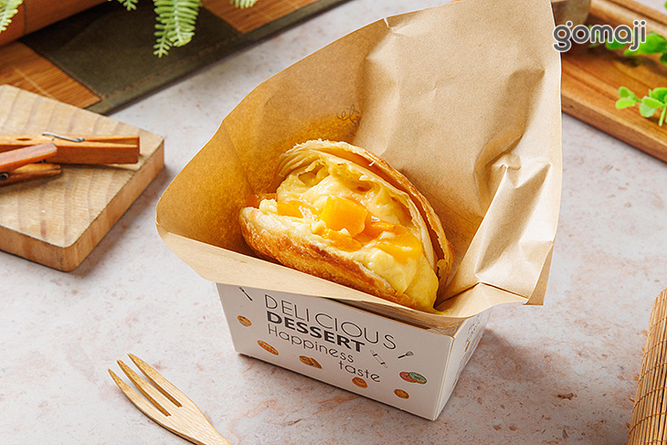 芒果卡士達夾饃