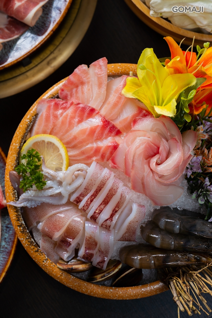 綜合海鮮盤一份(野生大文蛤+澎湖花枝+鯛魚片+特大白蝦)