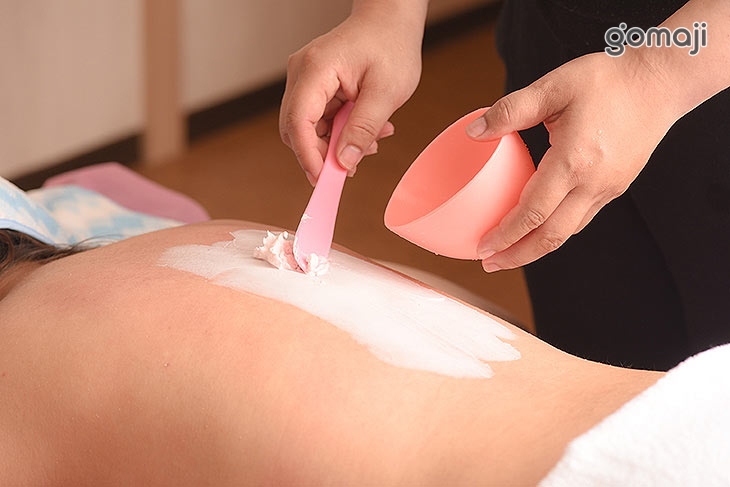 上半背柔嫩潤白敷體