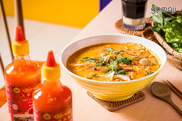 綜合海鮮河粉 酸辣椰香湯