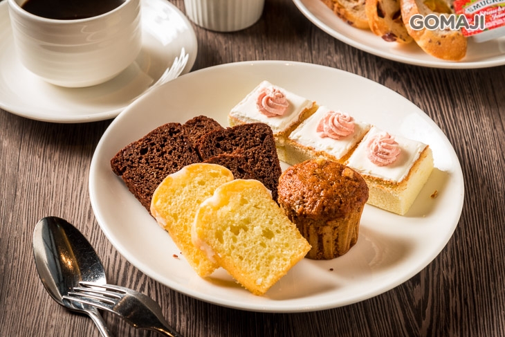 香草奶油蛋糕、桂圓糕、檸檬優格蛋糕、巧克力羅蘭蛋糕