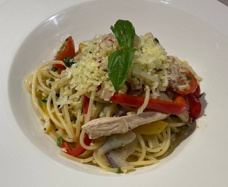 雞肉奶油義大利麵