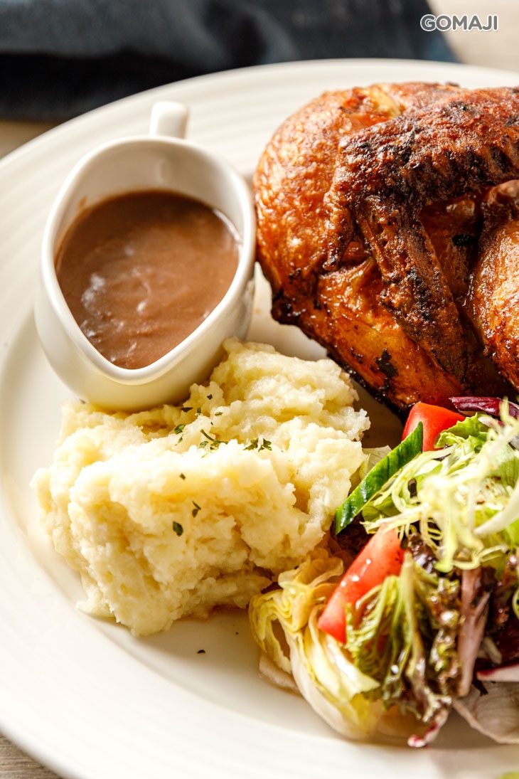 半隻烤雞和馬鈴薯