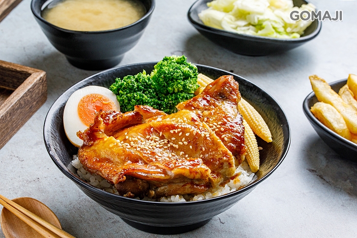 碳烤雞腿丼 