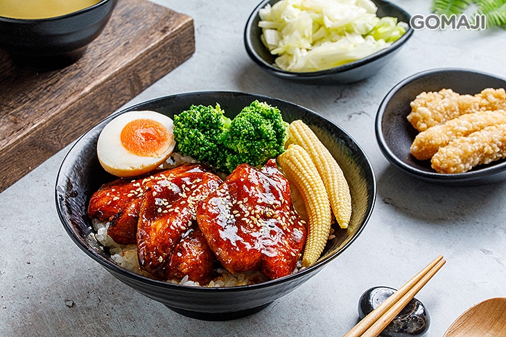蒲燒雕魚丼 