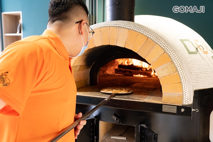 　噠啵窯烤披薩　
