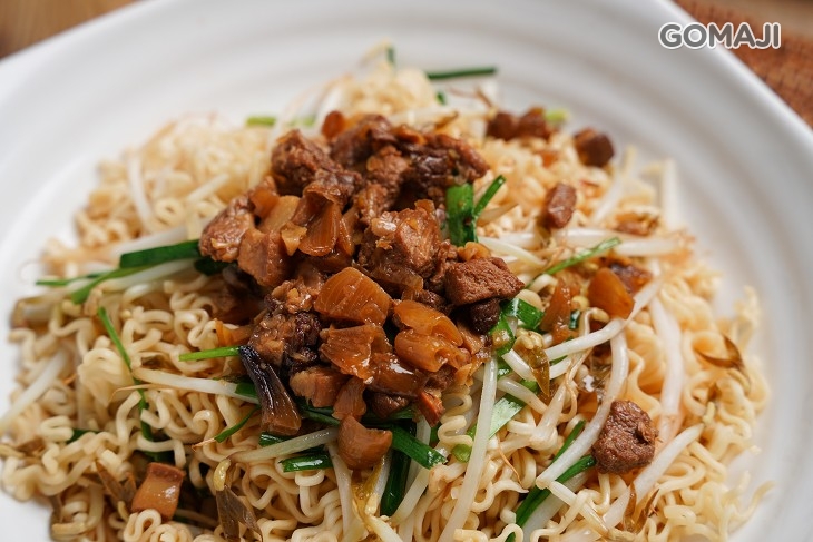 肉燥炒泡麵