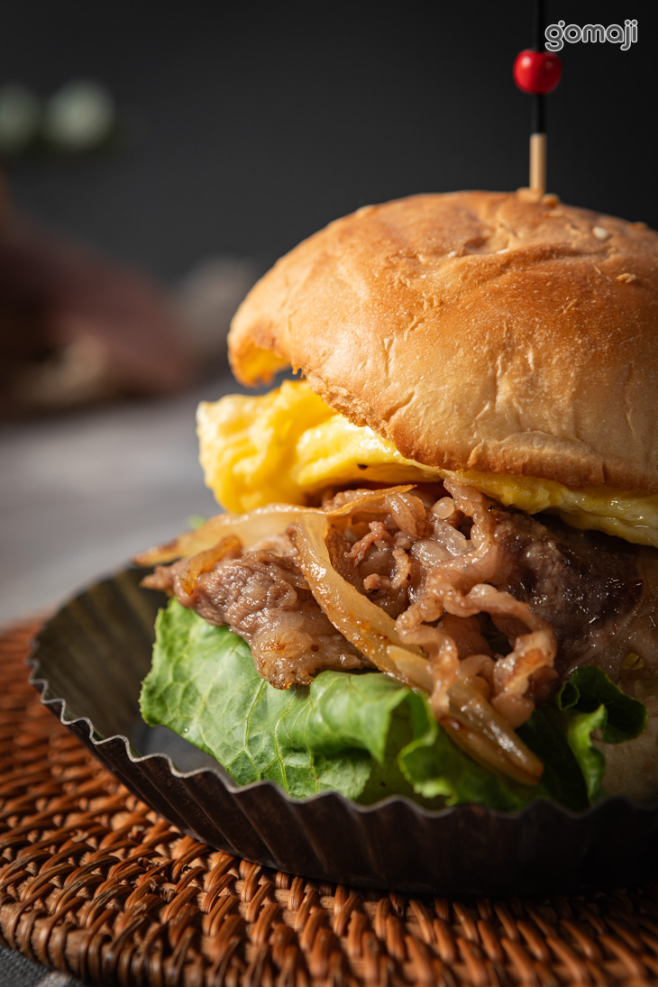 萌萌達牛肉漢堡