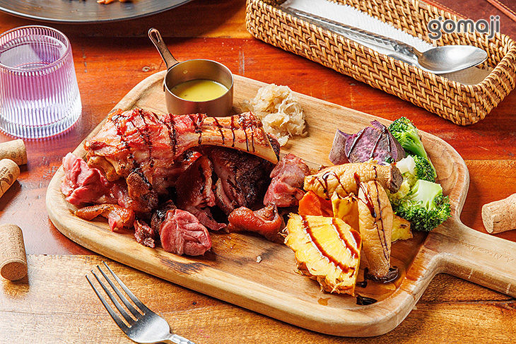 德國豬腳佐法式芥末