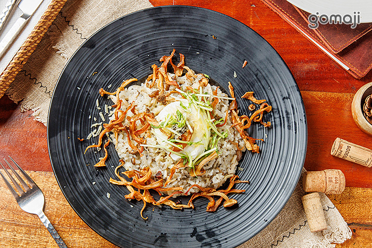 水波蛋佐松露菌菇燉飯