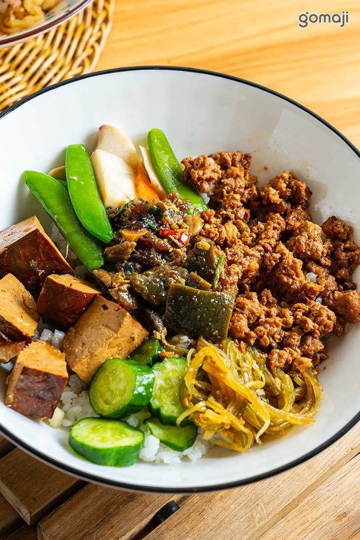 流淚皮蛋肉燥蓋飯