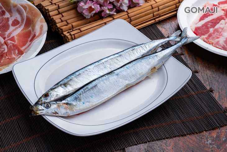 秋刀魚兩條
