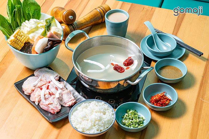 原汁海南椰子雞湯底＋無骨雞腿肉