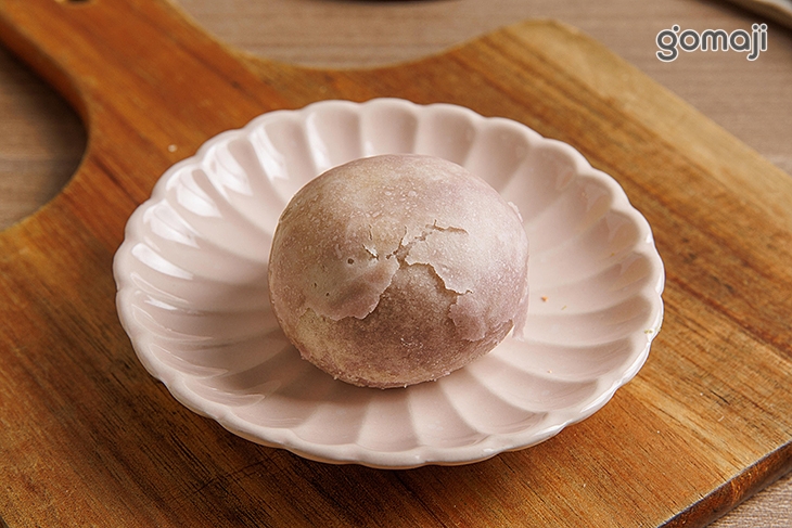 雪月酥、芋泥麻糬酥、烏豆沙起司酥、菠蘿蛋黃紫晶酥