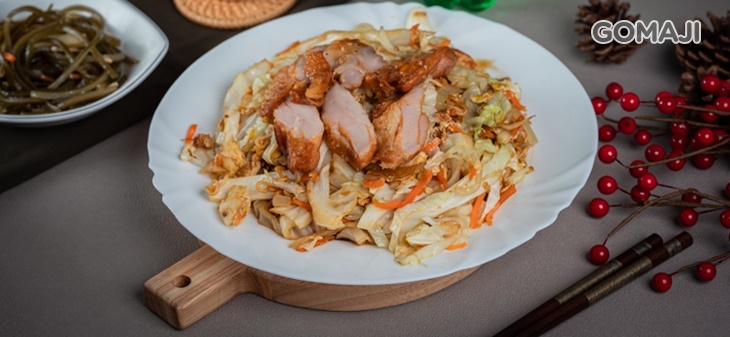  秘製雞炒公仔麵