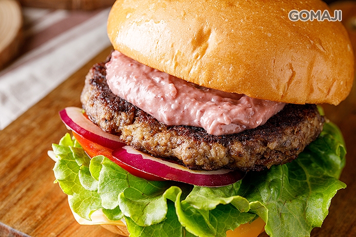 女武神覆盆莓鹿肉堡