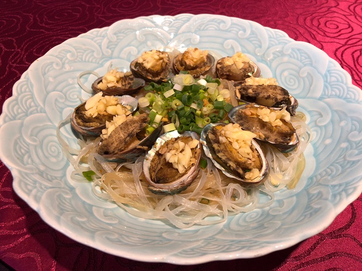 蒜泥蒸活鮑一份