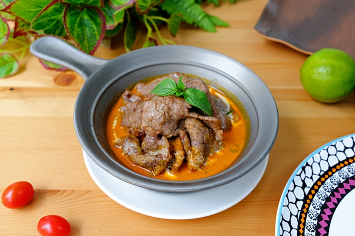 榛元娘惹叻沙牛肉