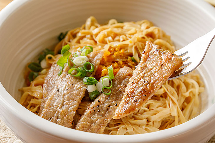蔥油豬肉意麵