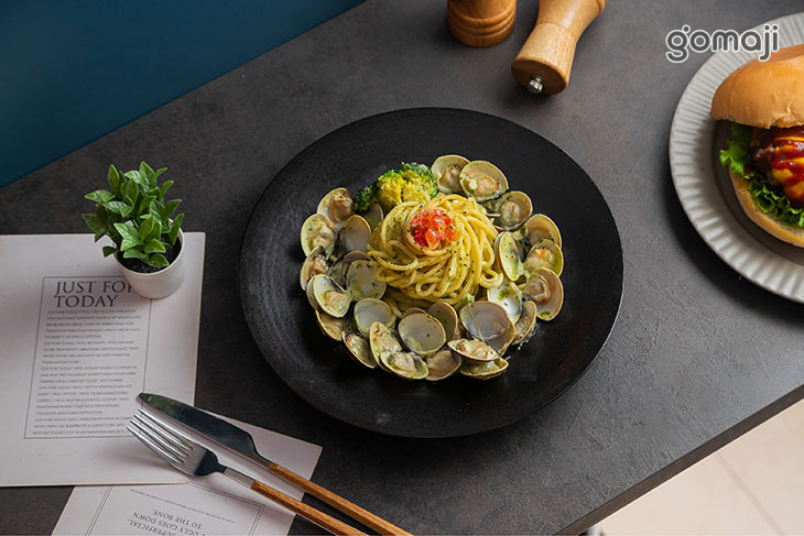 青醬雙倍蛤蜊義大利麵