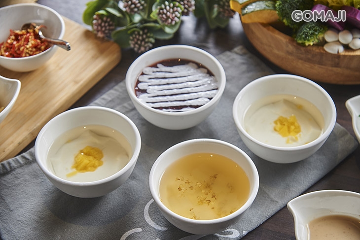 甜點：杏仁豆腐/桂花菜燕/椰漿紫米粥
