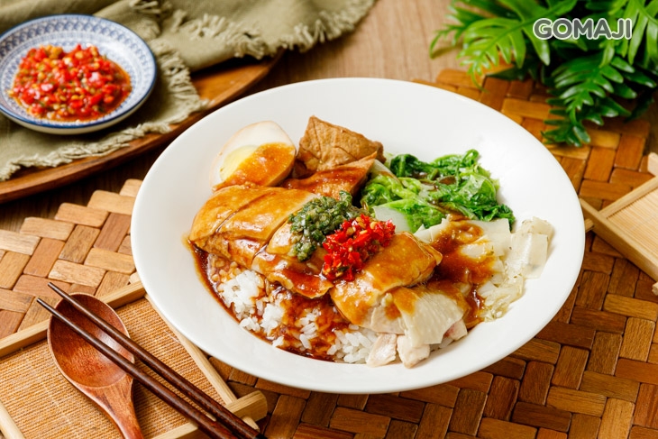 雞肉飯(有配菜)
