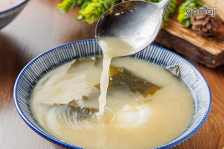 味噌海帶蛋包湯