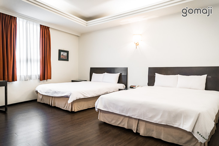 高級四人房(二大床+浴缸)