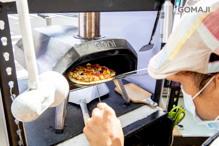 給我咬一口新式窯烤披薩