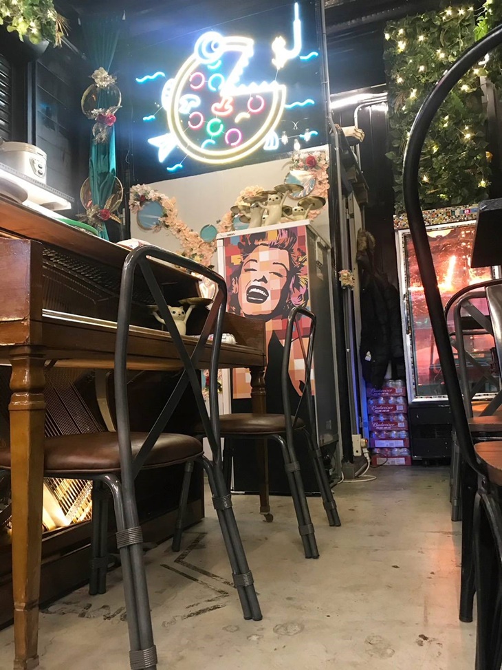 給我咬一口新式窯烤披薩