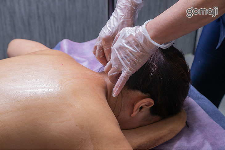 全背部指壓鬆筋