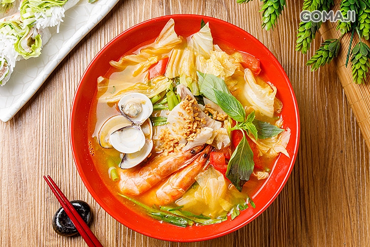 酸辣海鮮湯河粉 