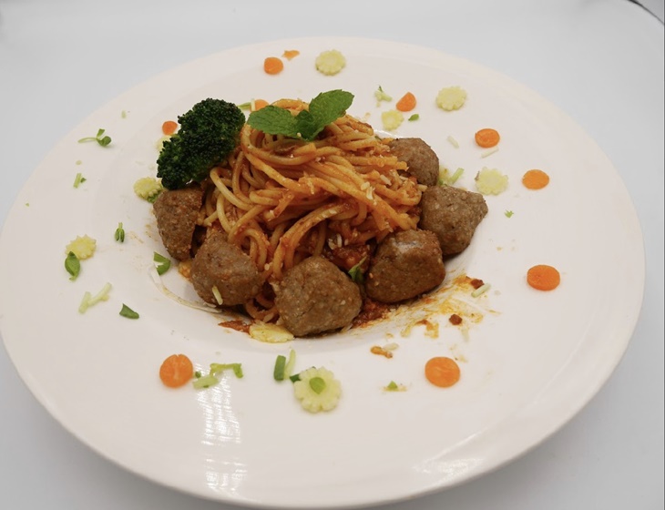 露絲瑪麗茄香肉醬麵