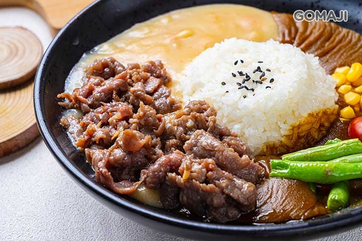 雙醬咖哩牛肉飯