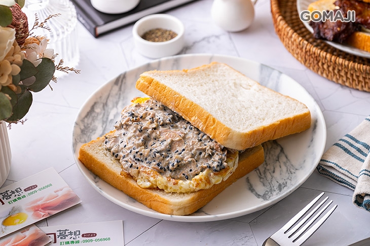 鮪魚蛋吐司  