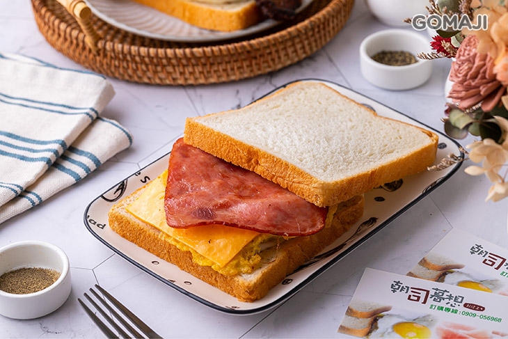 火腿起司蛋吐司 