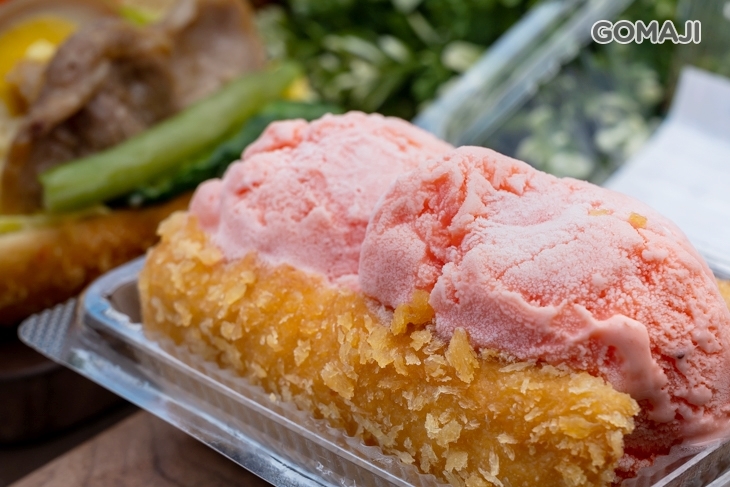 草莓冰淇淋三明治